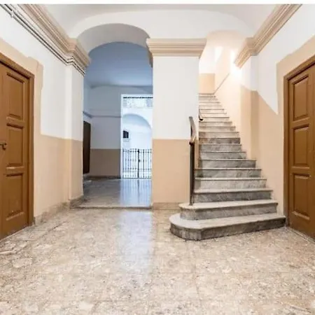 Da Melina Nyaraló Taranto